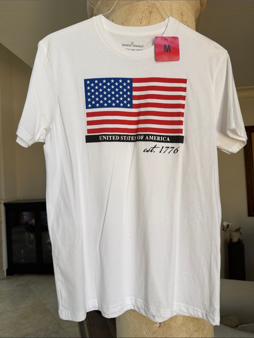 NWT Men's 100% Cotton White USA Flag Graphic Tee Sz M Red White Blue